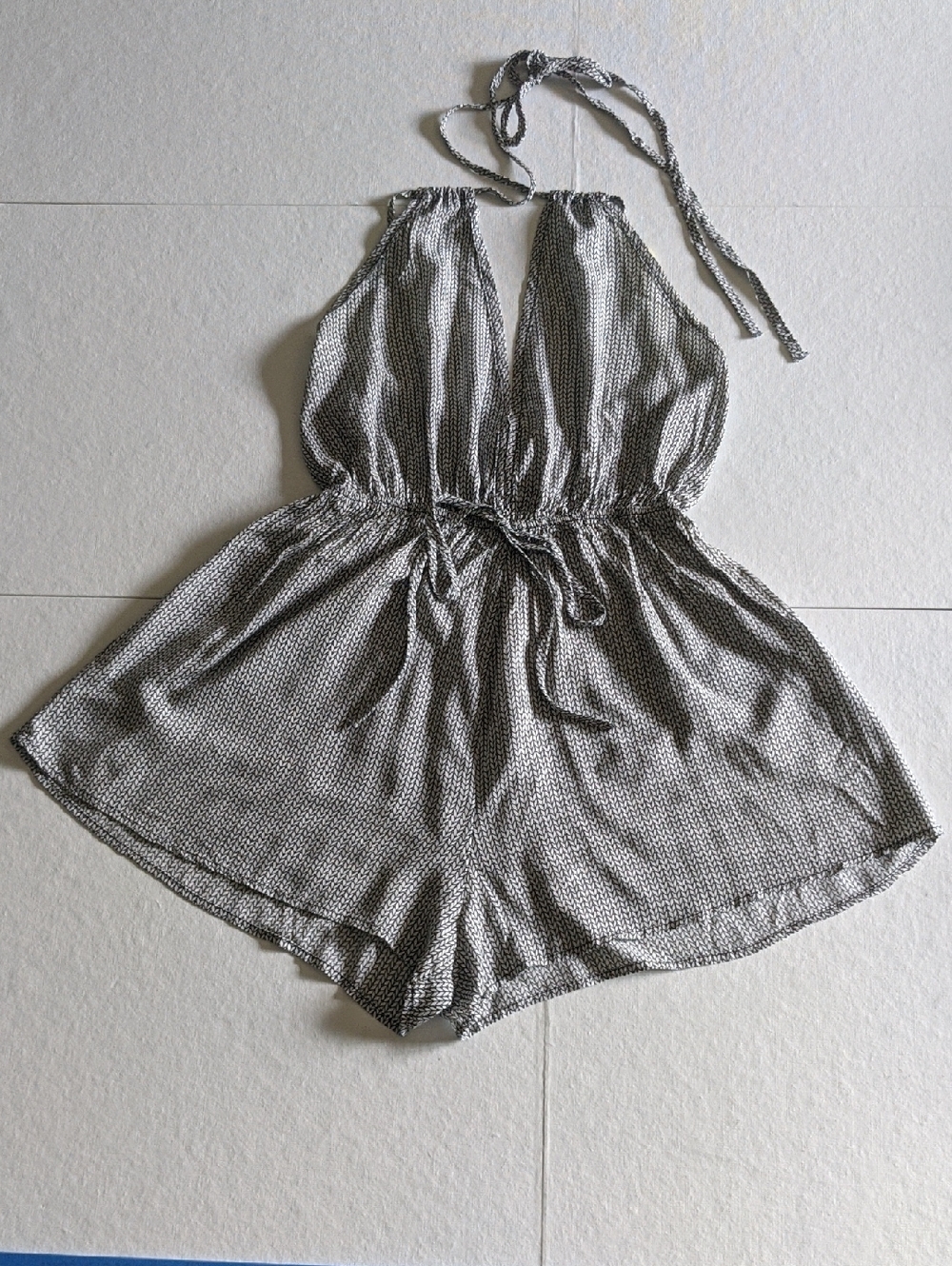Audrey 3+1 - Black and White Patterned Romper - Size Small